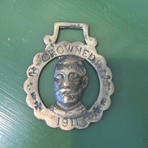 Vintage brass king George crowned 1911. Made in England